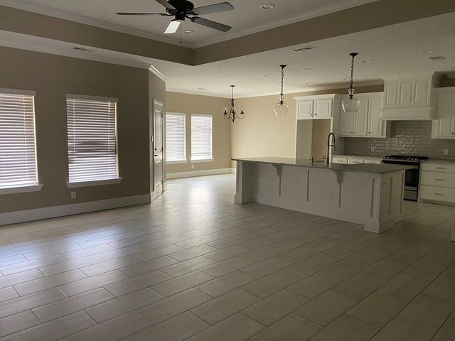 1200 Desert Rose Dr, Midland, TX 79705