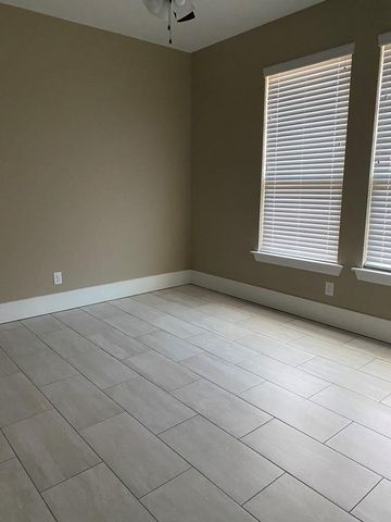 1200 Desert Rose Dr, Midland, TX 79705