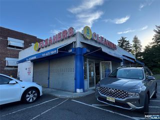 231 Sanford, East Orange, NJ 07018