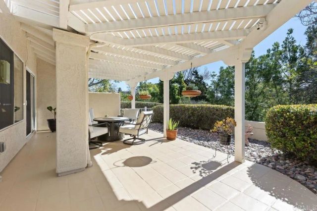 2101 Winged Foot, Escondido, CA 92026