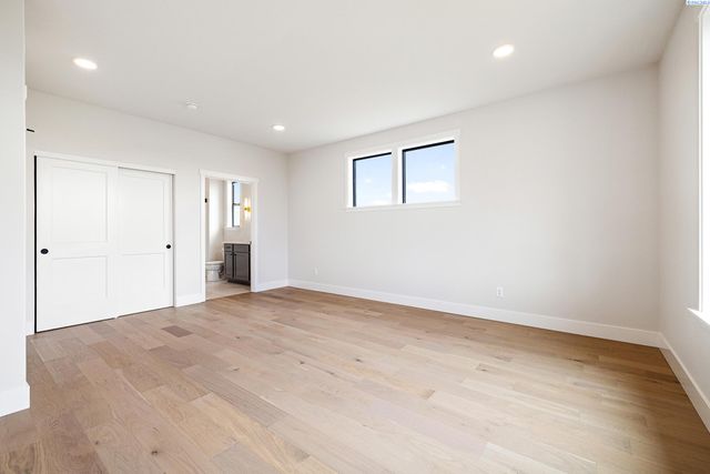 12725 Clark Fork RD, Pasco, WA 99301