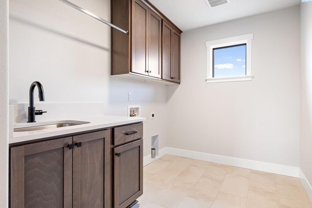12725 Clark Fork RD, Pasco, WA 99301
