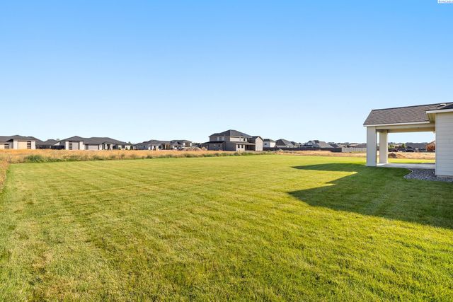 12725 Clark Fork Rd, Pasco, WA 99301