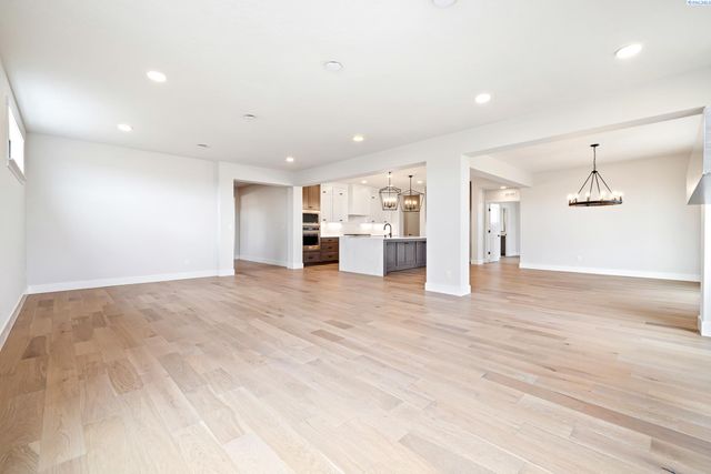 12725 Clark Fork RD, Pasco, WA 99301