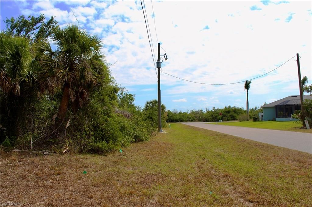 118 Cable DR, ROTONDA WEST, FL 33947 — photo 3