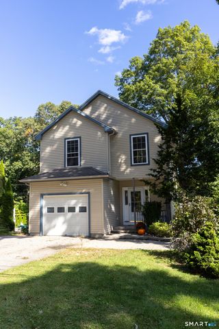25 Oakwood Road, East Lyme, CT 06357
