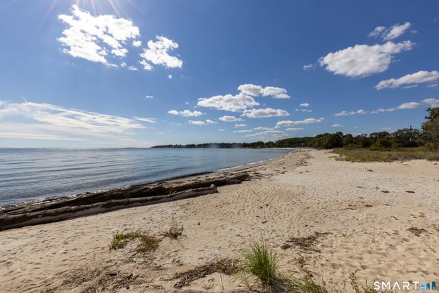 25 Oakwood Road, East Lyme, CT 06357