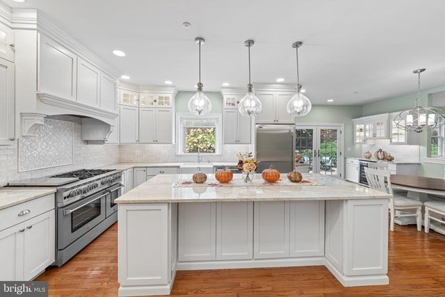 2046 HARMONY LN, Jamison, PA 18929