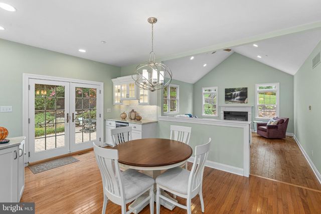 2046 HARMONY LN, Jamison, PA 18929