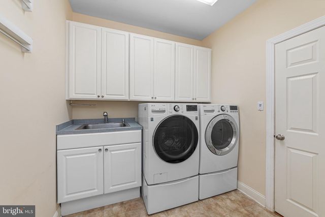 2046 HARMONY LN, Jamison, PA 18929