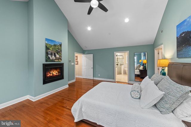 2046 HARMONY LN, Jamison, PA 18929