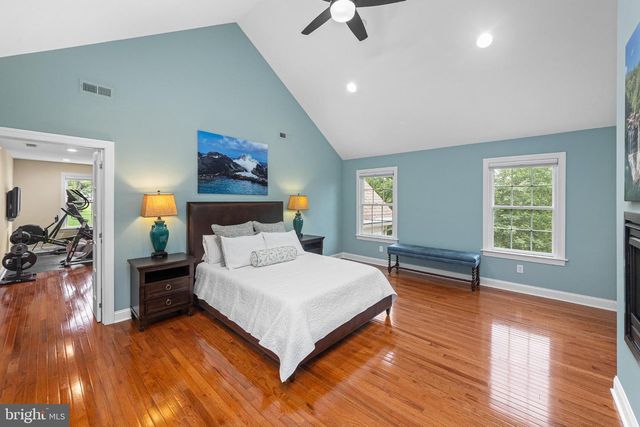 2046 HARMONY LN, Jamison, PA 18929