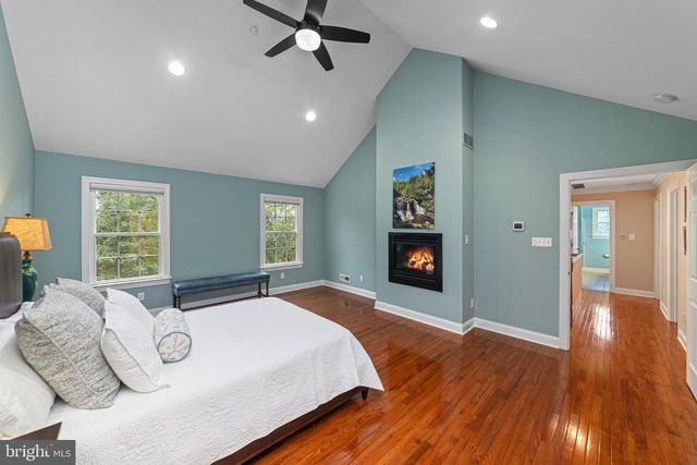 2046 HARMONY LN, Jamison, PA 18929