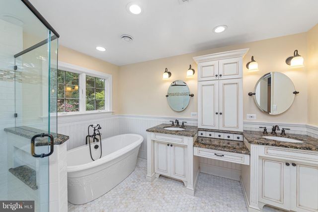 2046 HARMONY LN, Jamison, PA 18929
