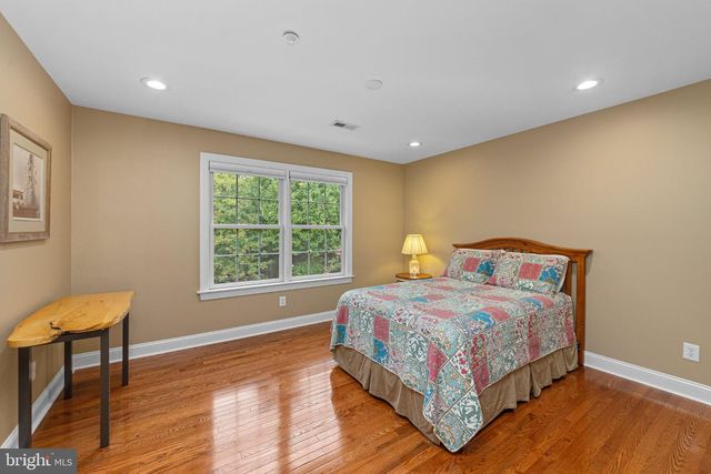 2046 HARMONY LN, Jamison, PA 18929