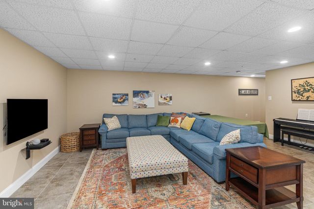 2046 HARMONY LN, Jamison, PA 18929