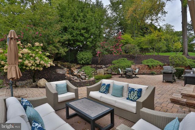 2046 HARMONY LN, Jamison, PA 18929
