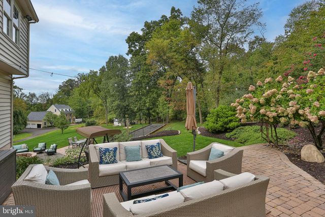 2046 HARMONY LN, Jamison, PA 18929