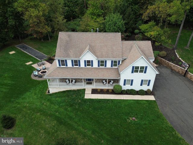 2046 HARMONY LN, Jamison, PA 18929
