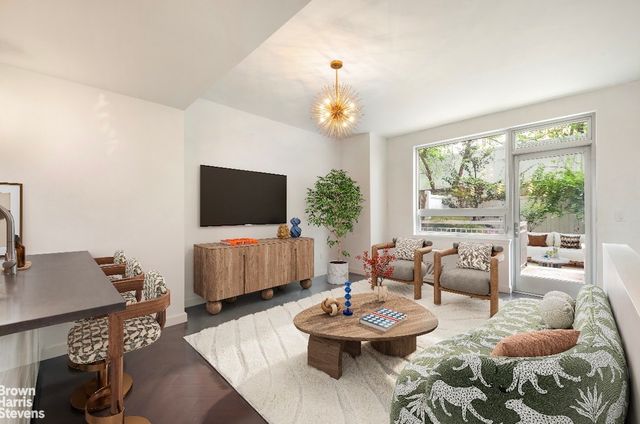 517 W 46th St Apt 101, New York City, NY 10036