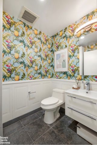 517 W 46th St Apt 101, New York City, NY 10036