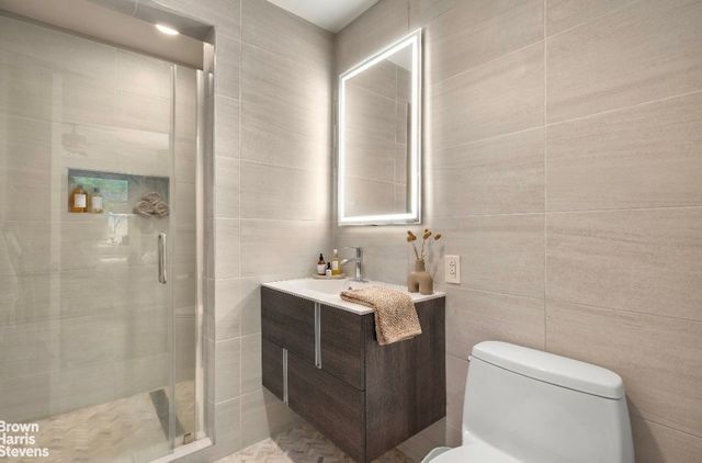 517 W 46th St Apt 101, New York City, NY 10036