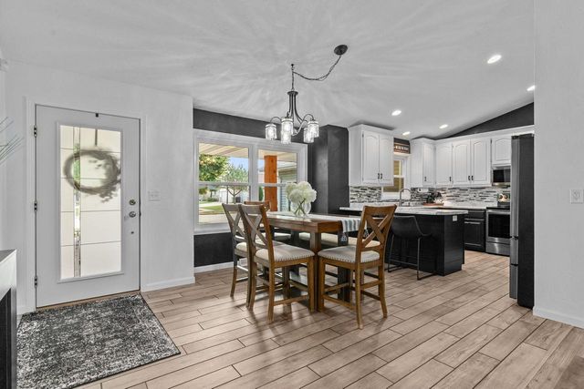 728 LANG WAY, Kimberly, WI 54136