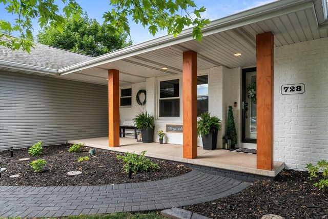 728 LANG WAY, Kimberly, WI 54136