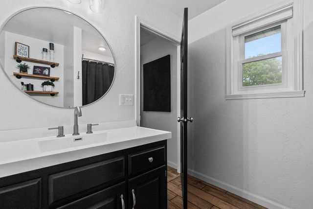 728 LANG WAY, Kimberly, WI 54136