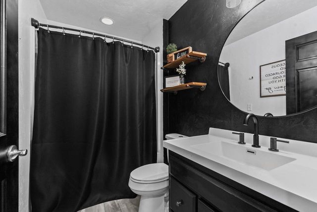 728 LANG WAY, Kimberly, WI 54136