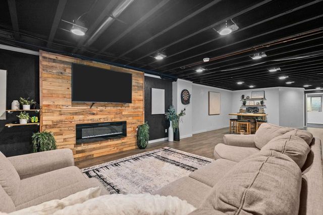 728 LANG WAY, Kimberly, WI 54136