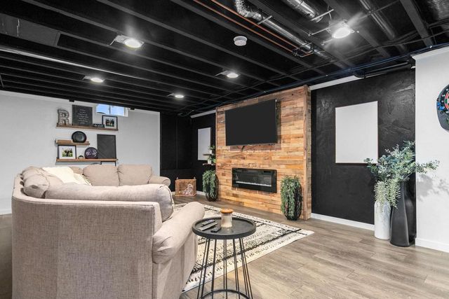 728 LANG WAY, Kimberly, WI 54136