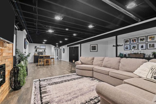 728 LANG WAY, Kimberly, WI 54136