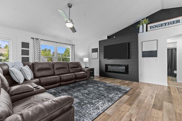 728 LANG WAY, Kimberly, WI 54136