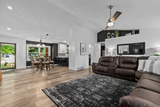 728 LANG WAY, Kimberly, WI 54136