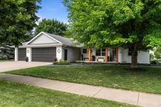 728 LANG WAY, Kimberly, WI 54136