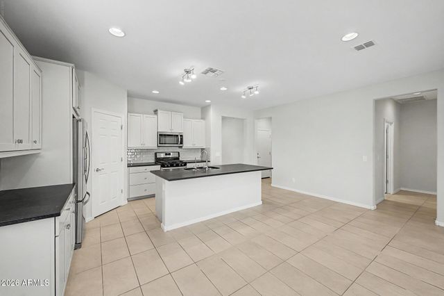 25932 W QUAIL Avenue, Buckeye, AZ 85396