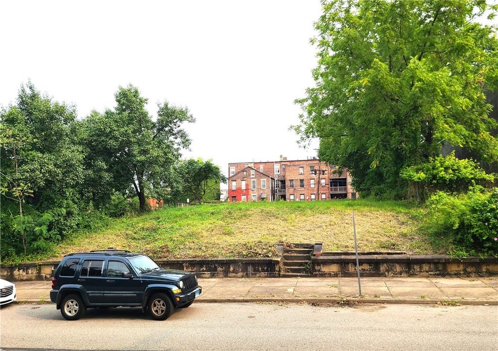 1422 Liverpool Street, Manchester, PA 15233