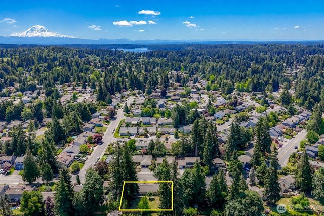 15836 SE Fairwood Boulevard, Renton, WA 98058