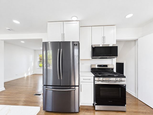 8714 S Merrill Avenue, Chicago, IL 60617