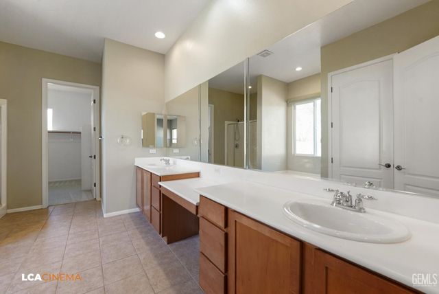 5816 Calico Cove Court, Bakersfield, CA 93306