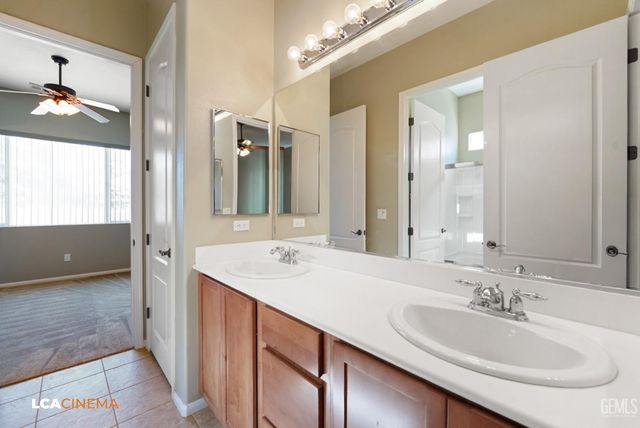 5816 Calico Cove Court, Bakersfield, CA 93306