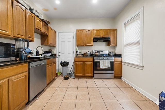 27 Havelock Street, Boston, MA 02124