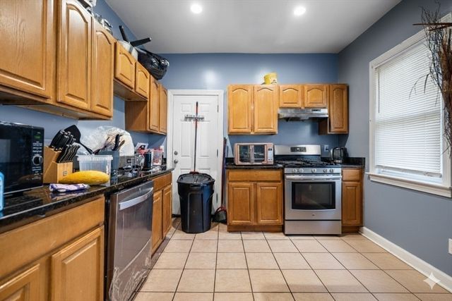 27 Havelock Street, Boston, MA 02124