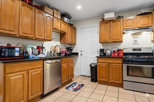 27 Havelock Street, Boston, MA 02124