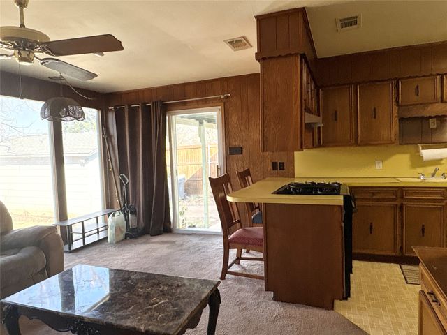 3619 Falls Drive, Dallas, TX 75211