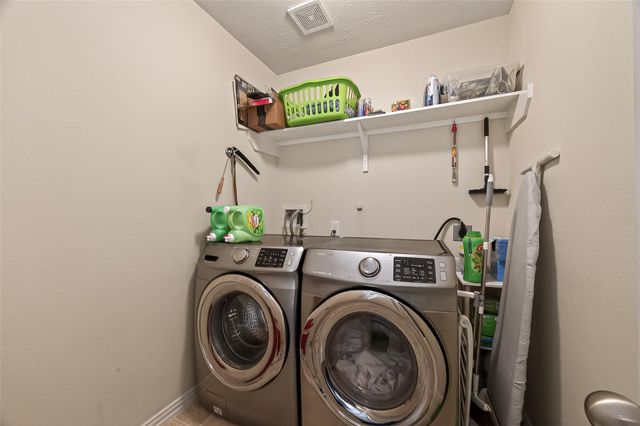 3419 Wooded Trail, Baytown, TX 77521