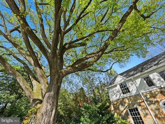 3225 N GLEBE RD, Arlington, VA 22207