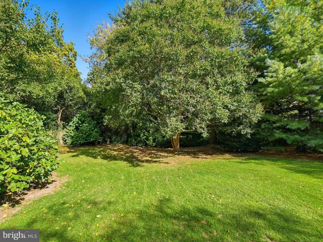 3225 N GLEBE RD, Arlington, VA 22207