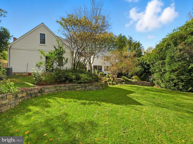 3225 N GLEBE RD, Arlington, VA 22207